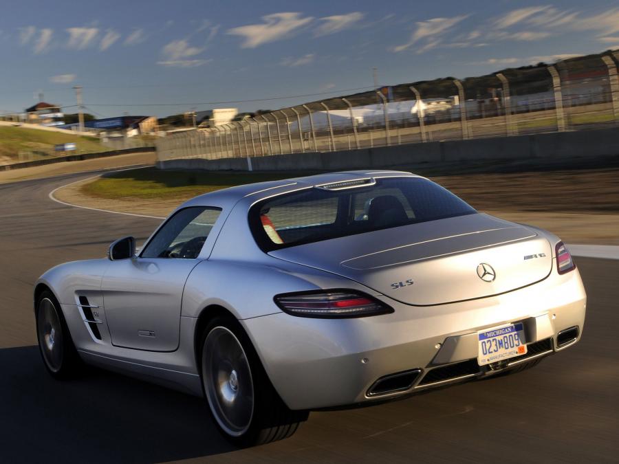  Mercedes-Benz SLS AMG 2010 года  (US) (фото 20 из 43)